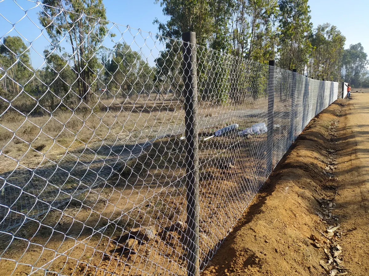 Cierre Perimetral en Alto Tunquén, Algarrobo — Malla cuadrada — foto 1
