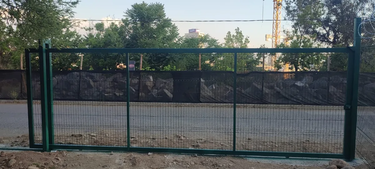 Cierre Perimetral en Cerro Santa Lucía, Santiago — Acmafor 3D — foto 2