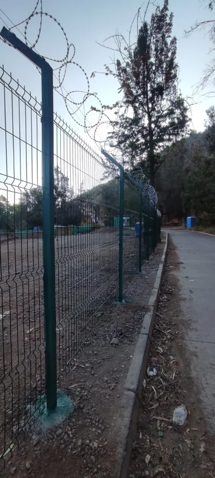 Cierre Perimetral en Cerro Santa Lucía, Santiago — Acmafor 3D — foto 3