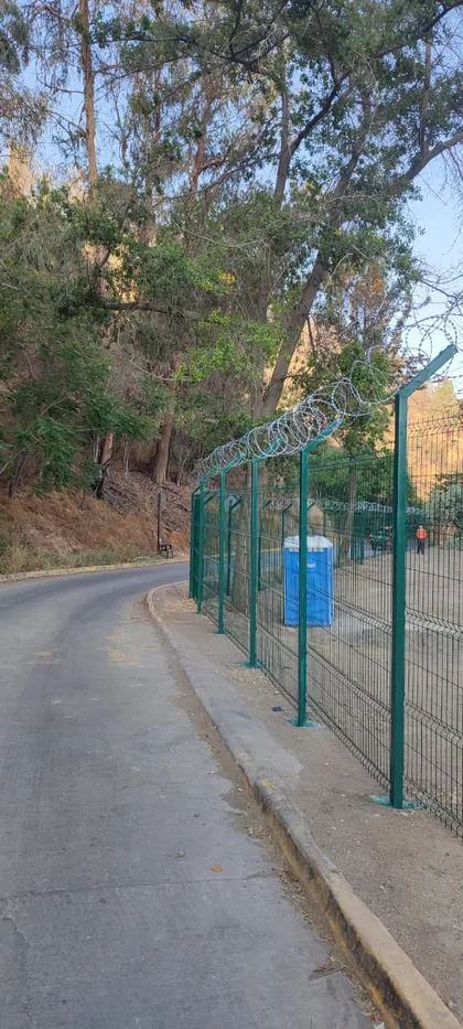 Cierre Perimetral en Cerro Santa Lucía, Santiago — Acmafor 3D — foto 6