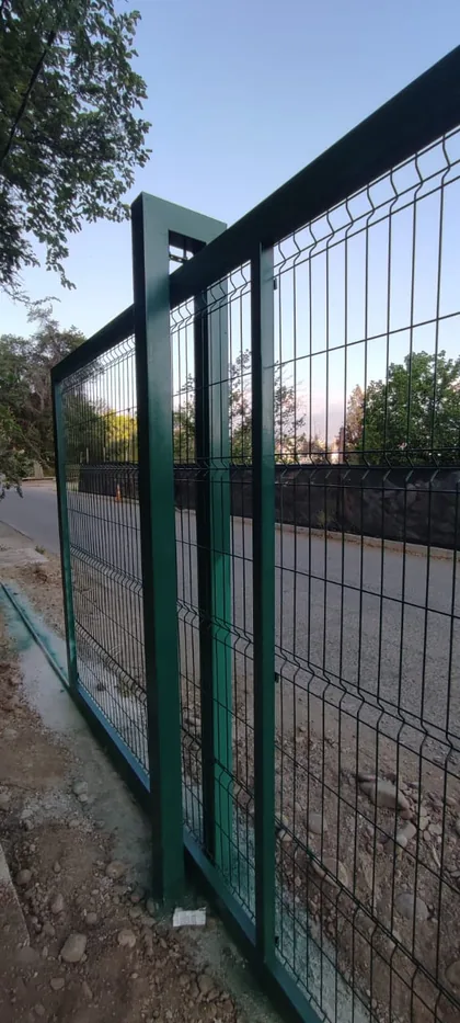 Cierre Perimetral en Cerro Santa Lucía, Santiago — Acmafor 3D — foto 8