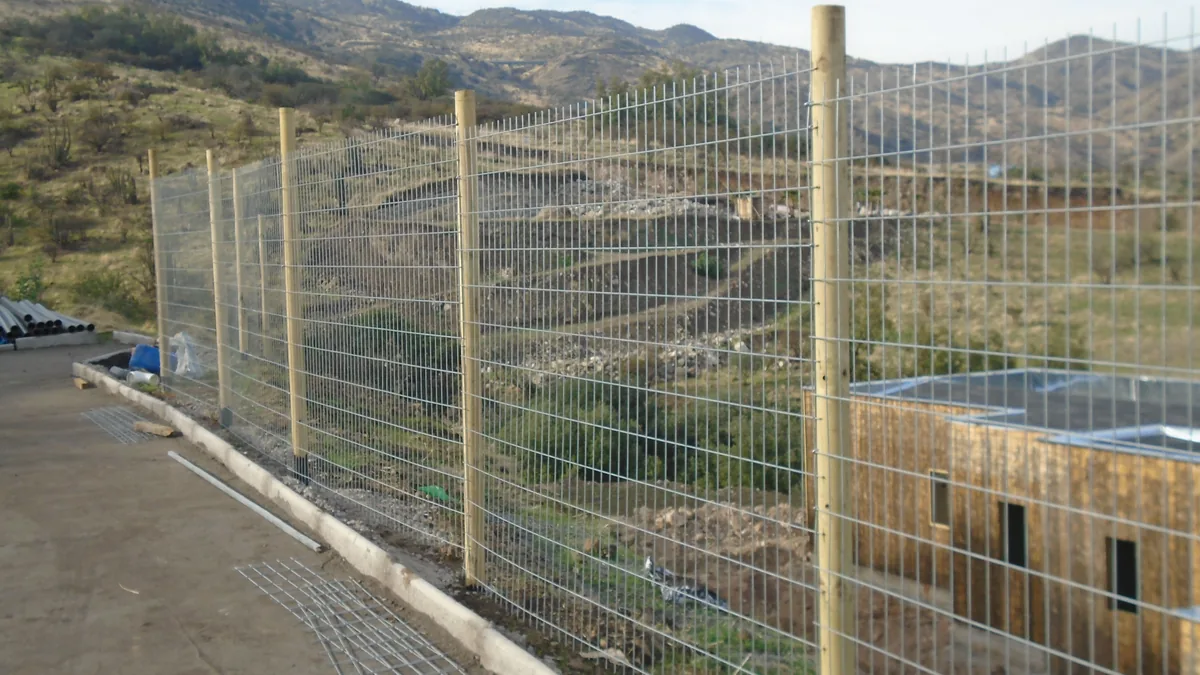 Cierre Perimetral en Chicureo, Colina — Malla 1G — foto 4