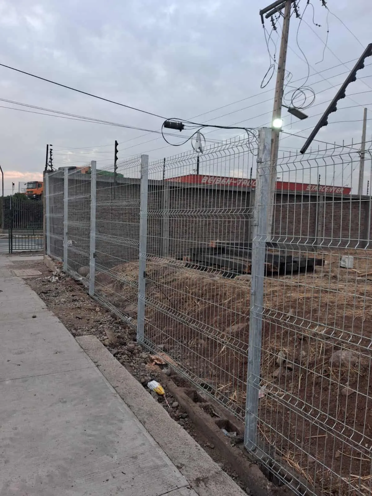 Cierre Perimetral en Colina – Acamfor 3D — foto 9