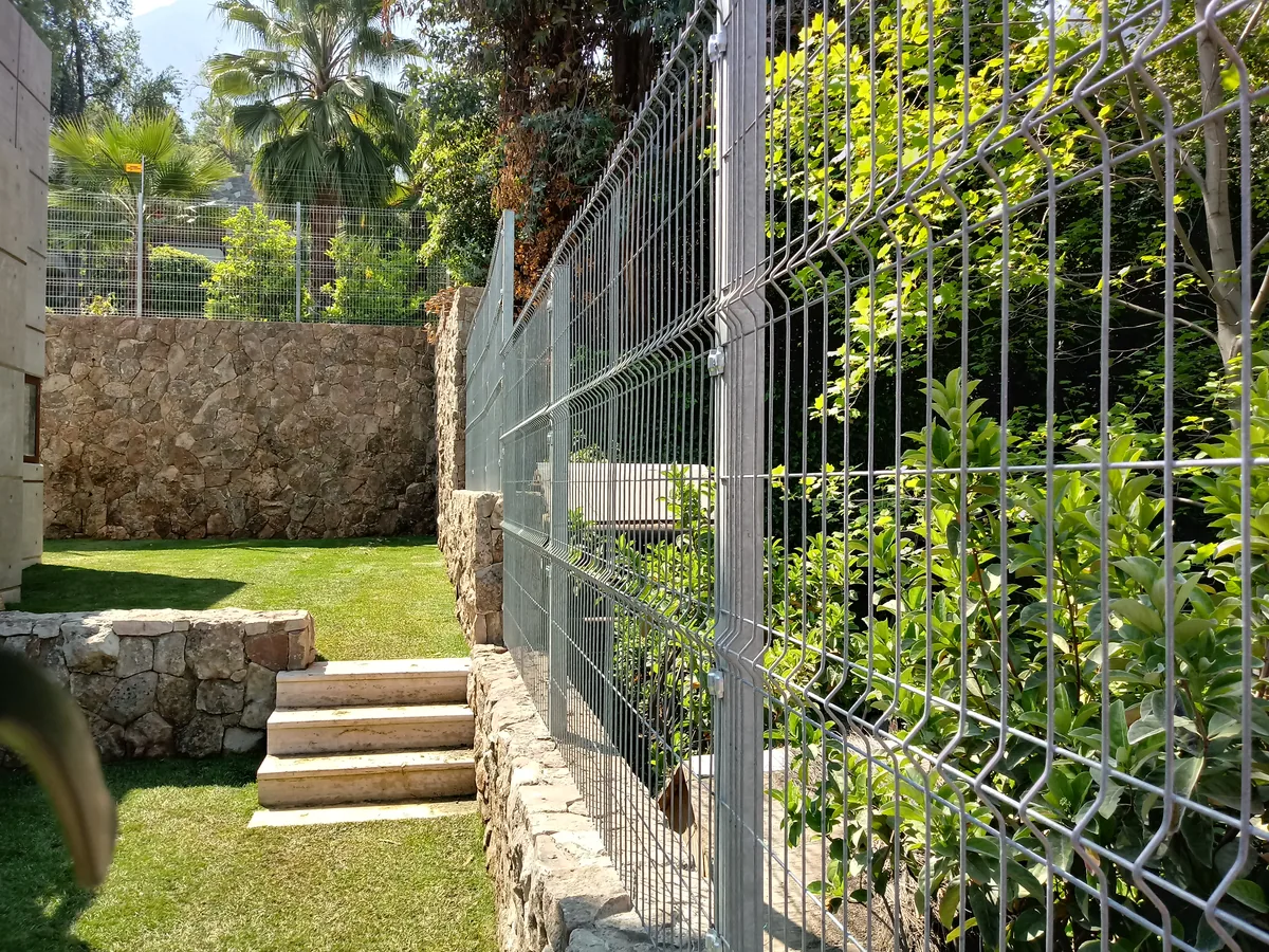 Cierre Perimetral en Santa María de Manquehue, Vitacura — Acmafor 3D — foto 1