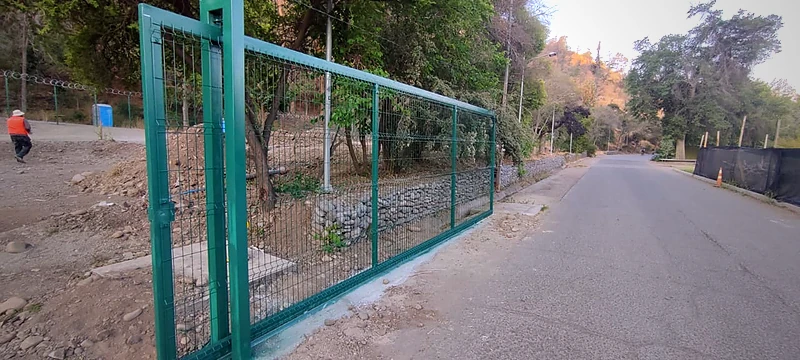 Cierre Perimetral en Santiago – Icafal, Teleférico